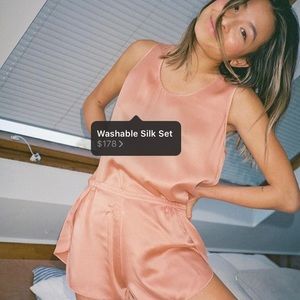 Lunya sunset washable silk set.